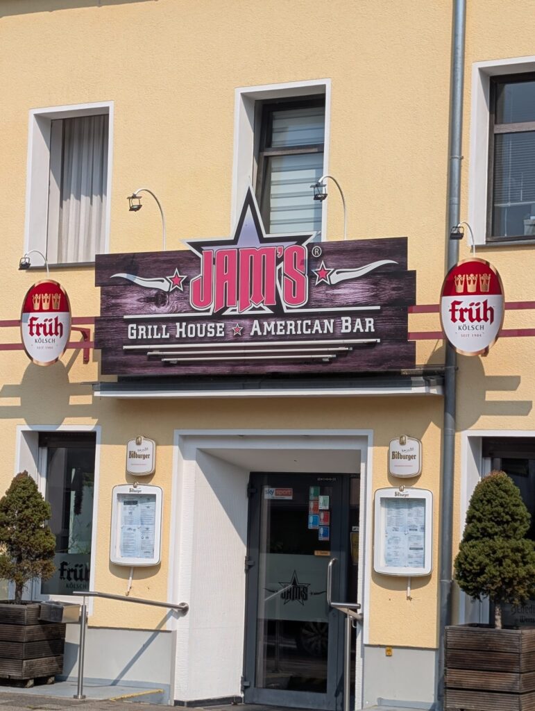 Eingangstür des Jam’s Restaurant in Bergisch Gladbach